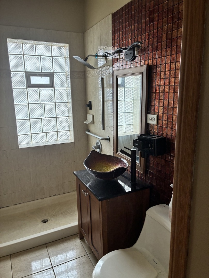 6852 S DANTE Avenue #3E, Chicago, IL 60637