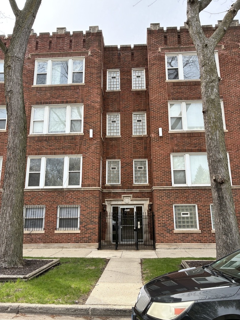 6852 S DANTE Avenue #3E, Chicago, IL 60637