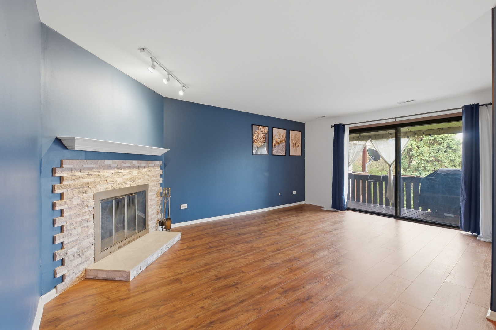 871 Cross Creek Court #C3, Roselle, IL 60172