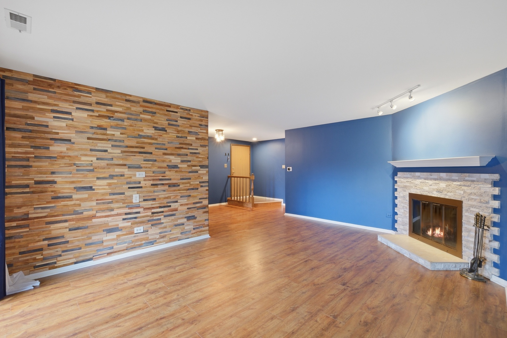 871 Cross Creek Court #C3, Roselle, IL 60172