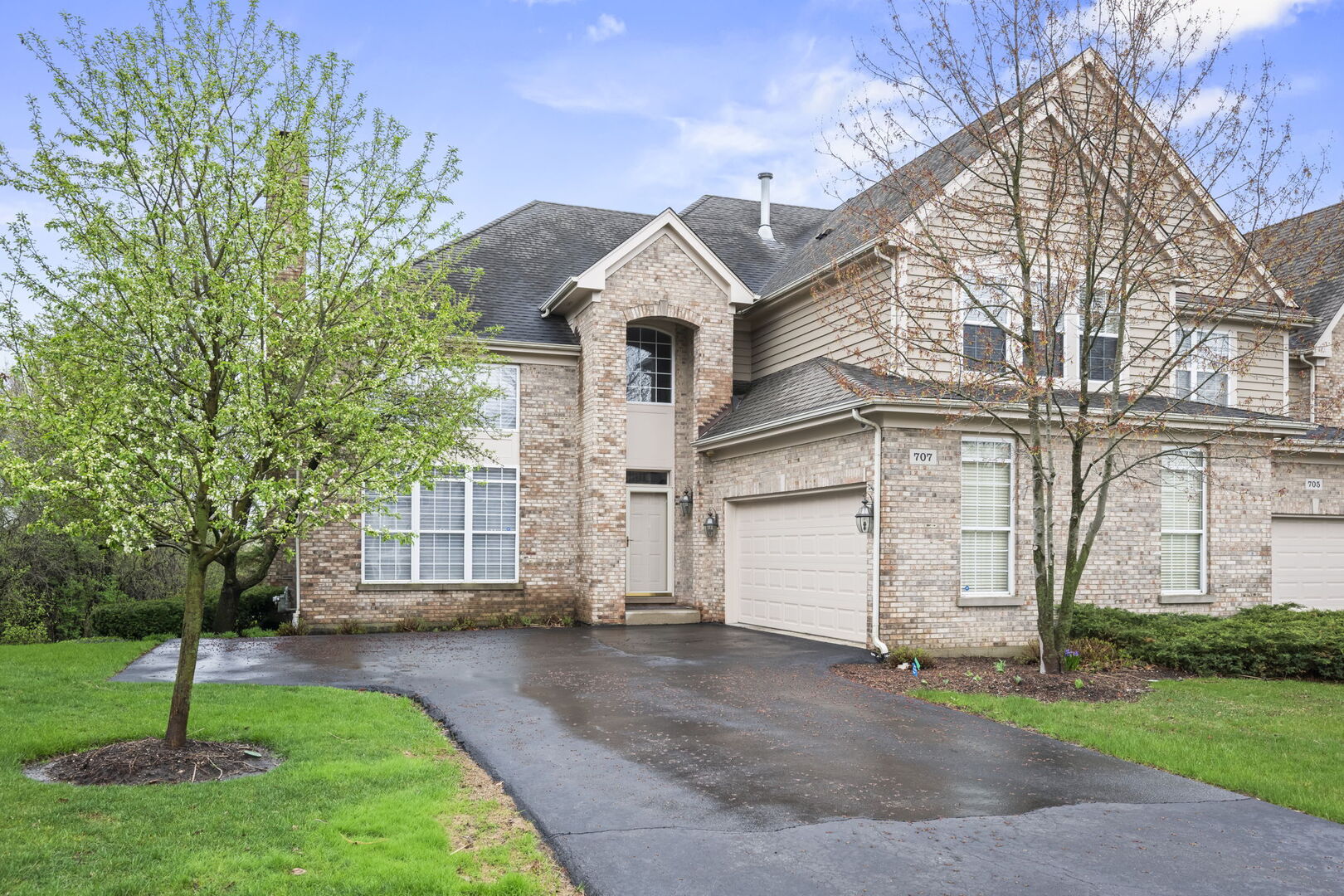 707 Stone Canyon Circle, Inverness, IL 60010
