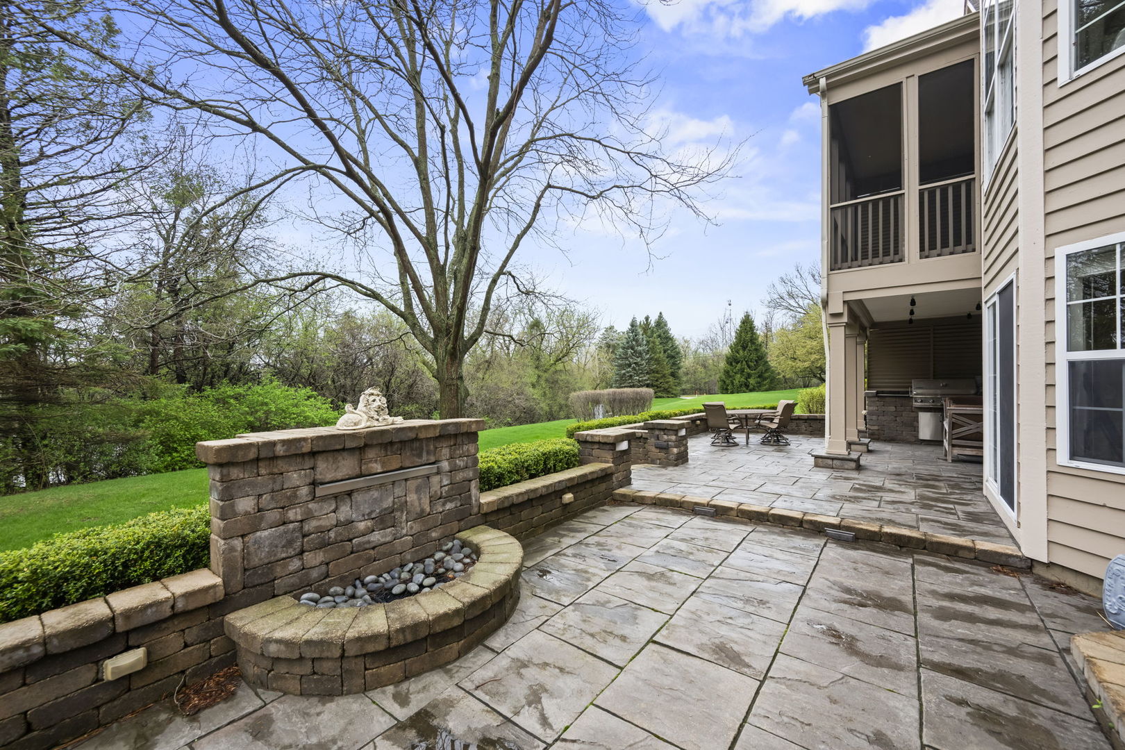 707 Stone Canyon Circle, Inverness, IL 60010
