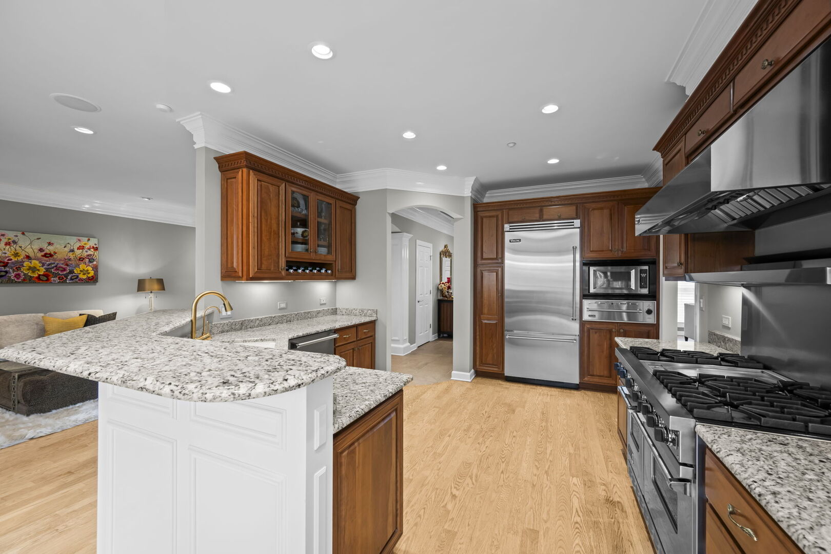 707 Stone Canyon Circle, Inverness, IL 60010