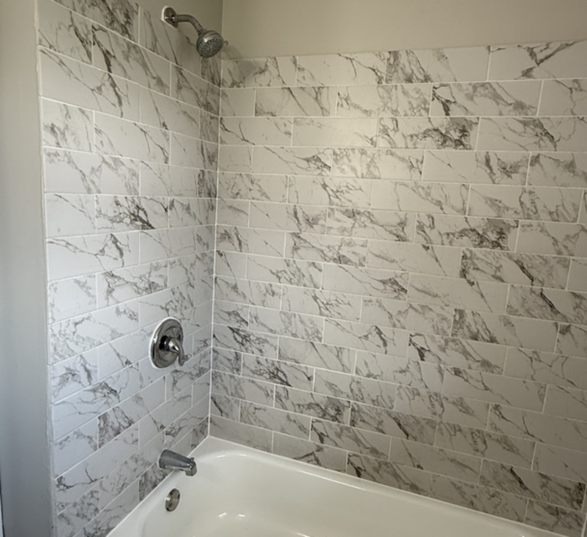 691 OLD INDIAN TRAIL Road, Aurora, IL 60506