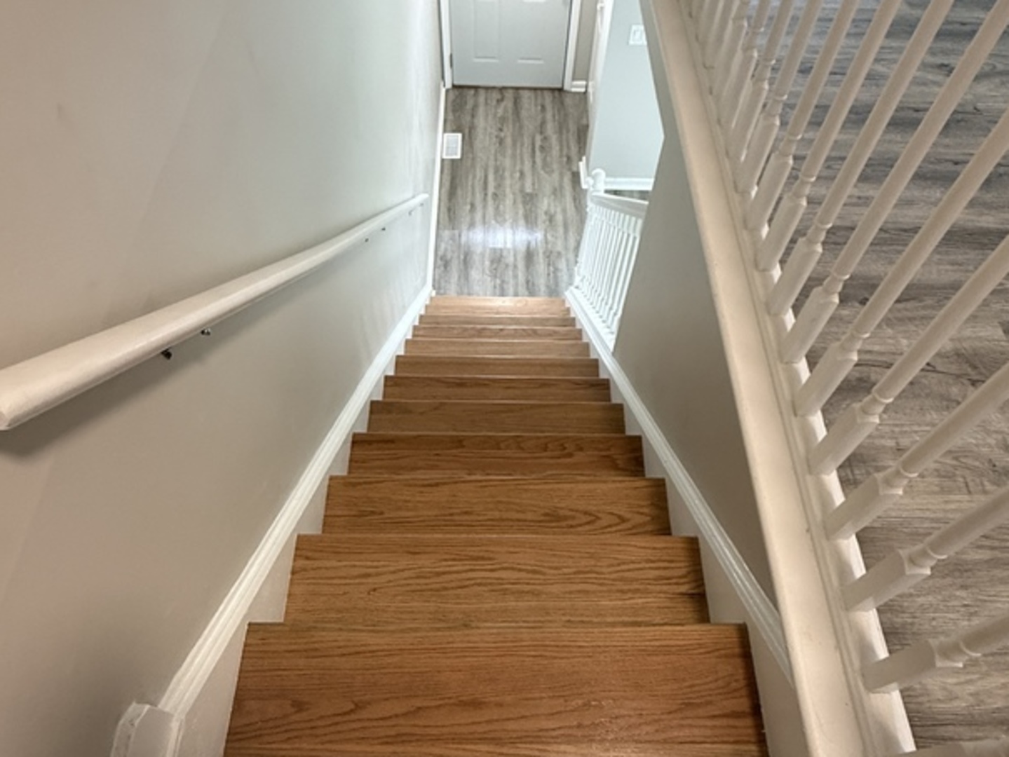 691 OLD INDIAN TRAIL Road, Aurora, IL 60506