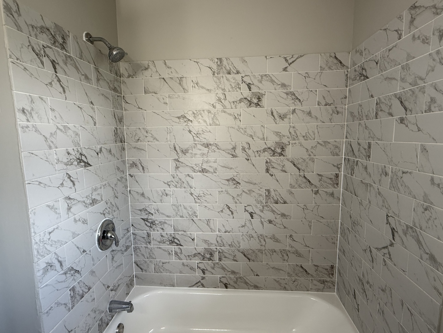 691 OLD INDIAN TRAIL Road, Aurora, IL 60506