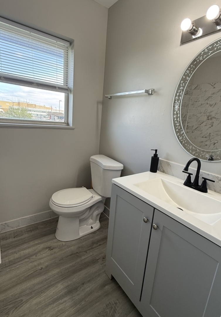 691 OLD INDIAN TRAIL Road, Aurora, IL 60506