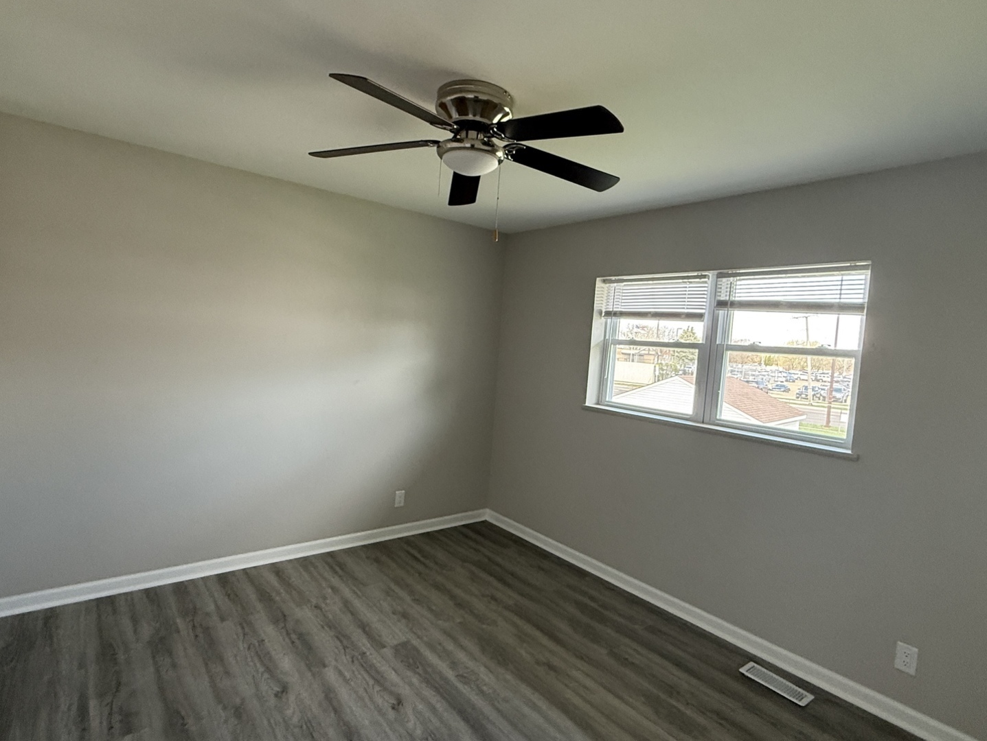 691 OLD INDIAN TRAIL Road, Aurora, IL 60506