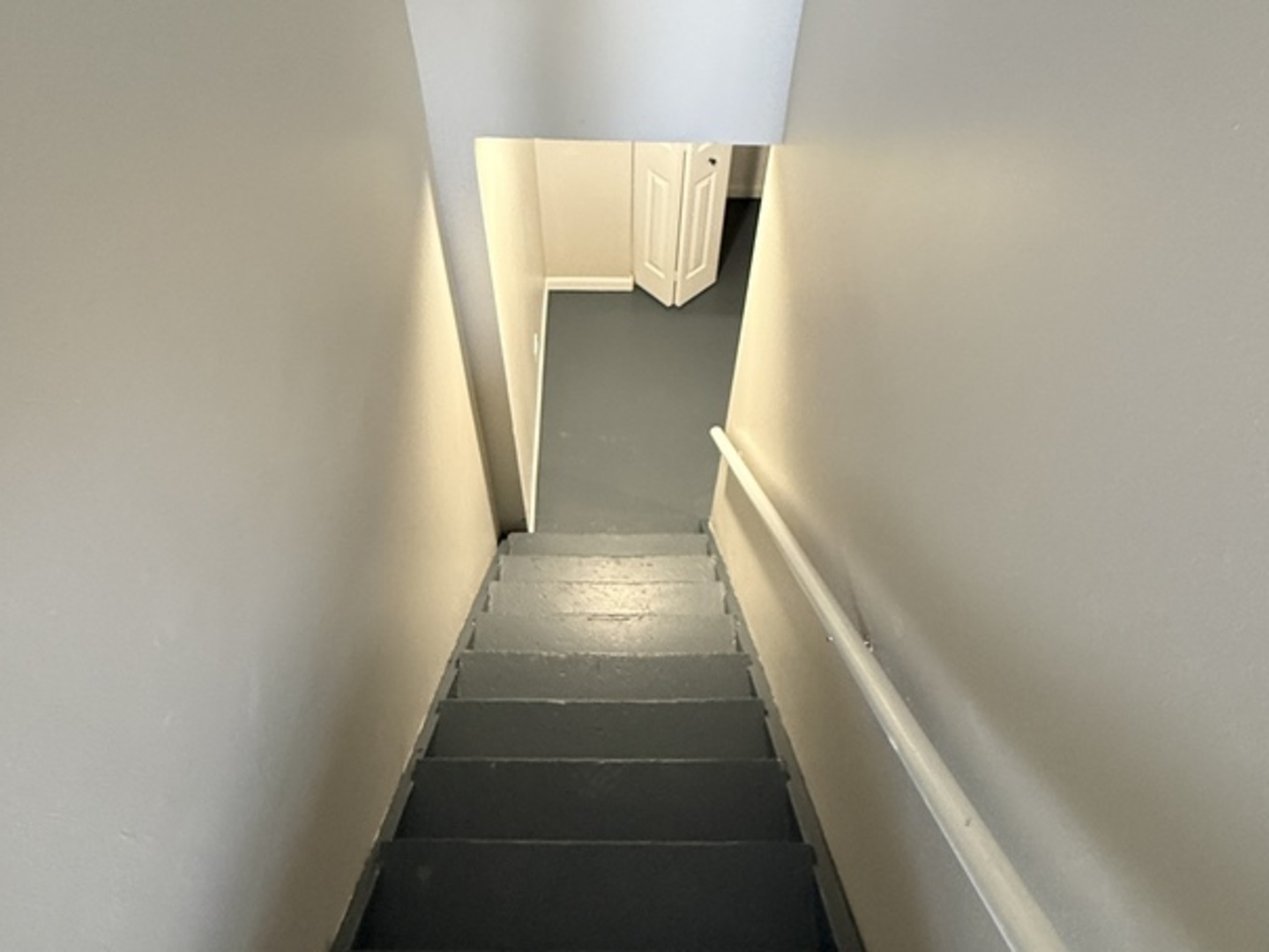 691 OLD INDIAN TRAIL Road, Aurora, IL 60506