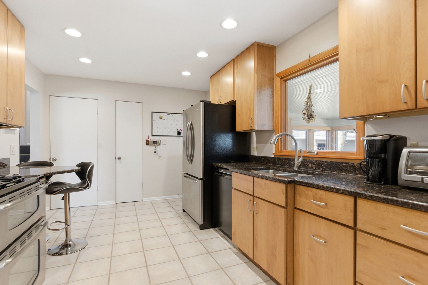 329 Tanoak Lane, Naperville, IL 60540