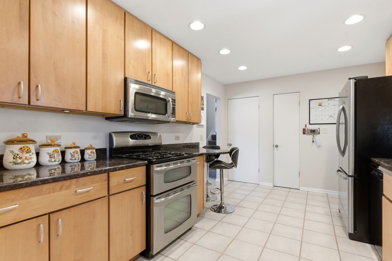 329 Tanoak Lane, Naperville, IL 60540