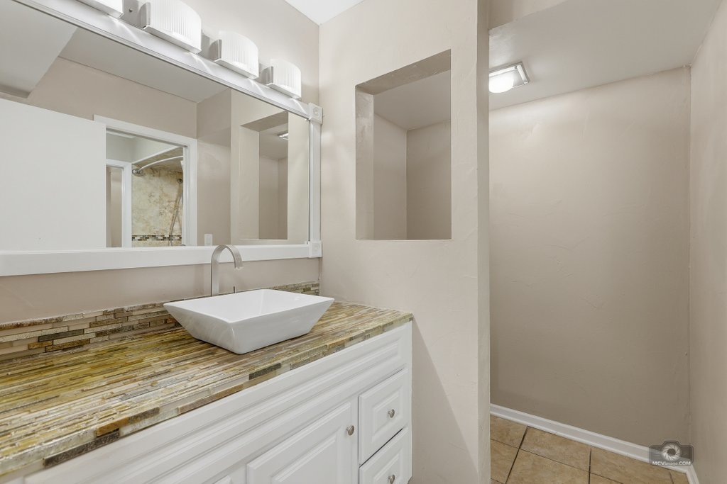 1619 Richmond Avenue #206, Joliet, IL 60435