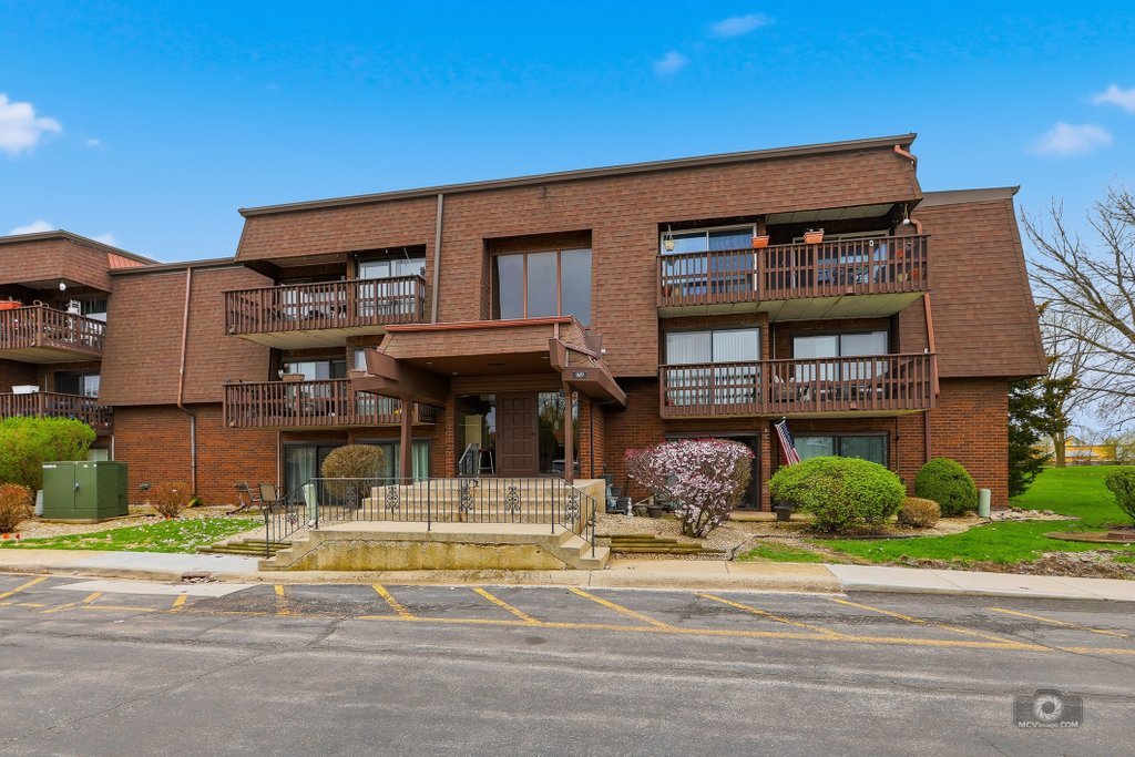 1619 Richmond Avenue #206, Joliet, IL 60435