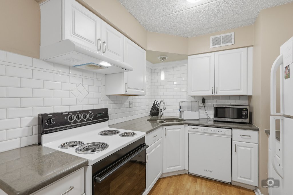 1619 Richmond Avenue #206, Joliet, IL 60435