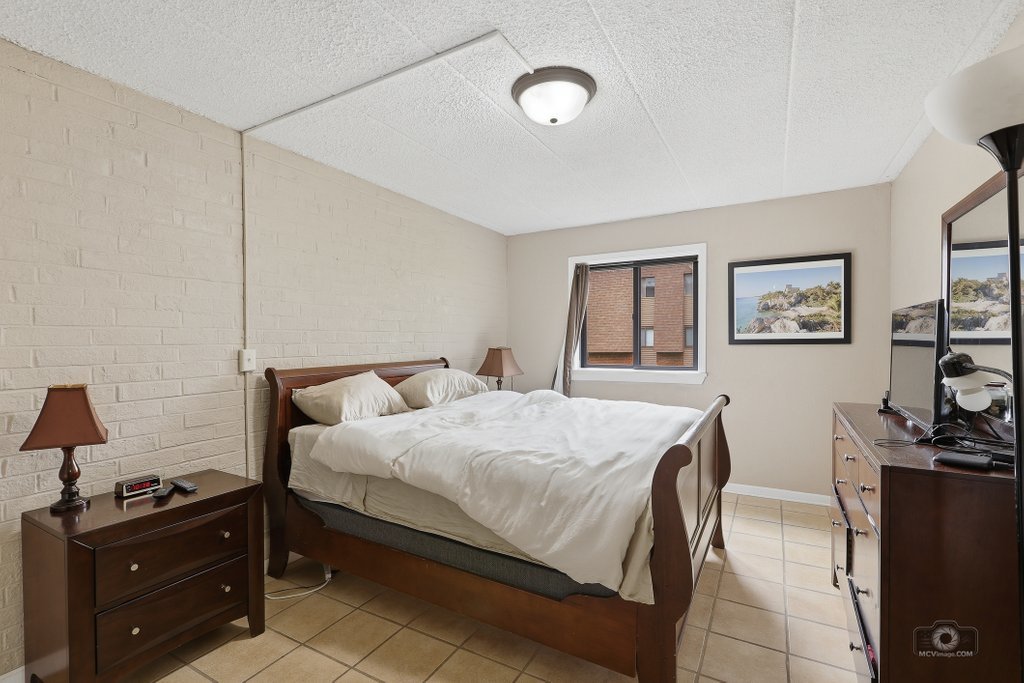 1619 Richmond Avenue #206, Joliet, IL 60435