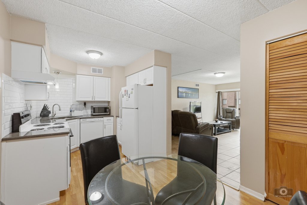 1619 Richmond Avenue #206, Joliet, IL 60435