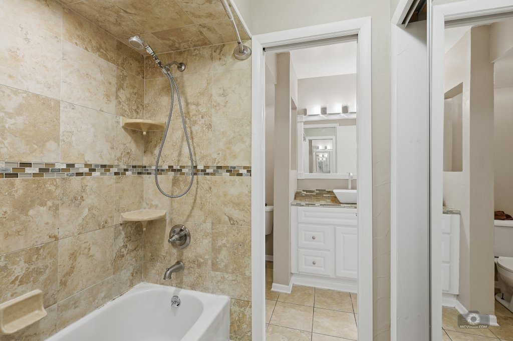 1619 Richmond Avenue #206, Joliet, IL 60435