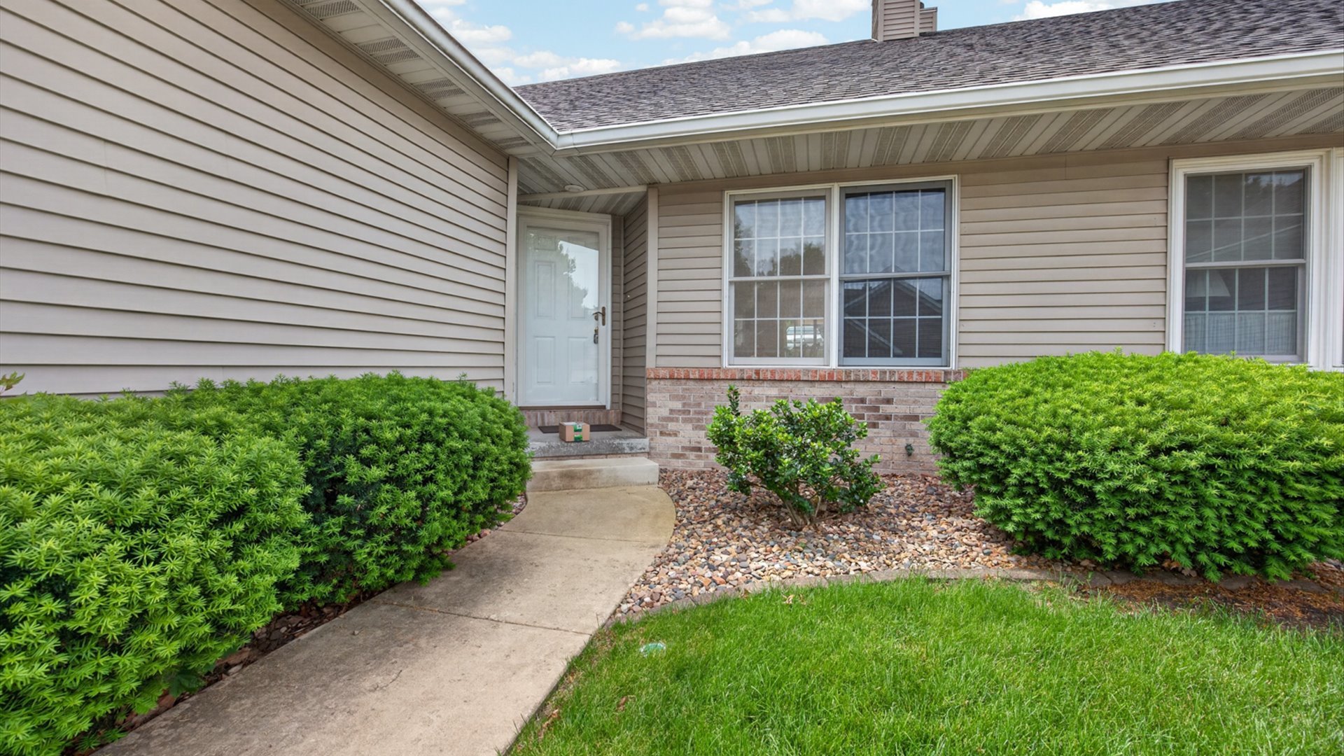 107 N Blair Drive #17, Normal, IL 61761