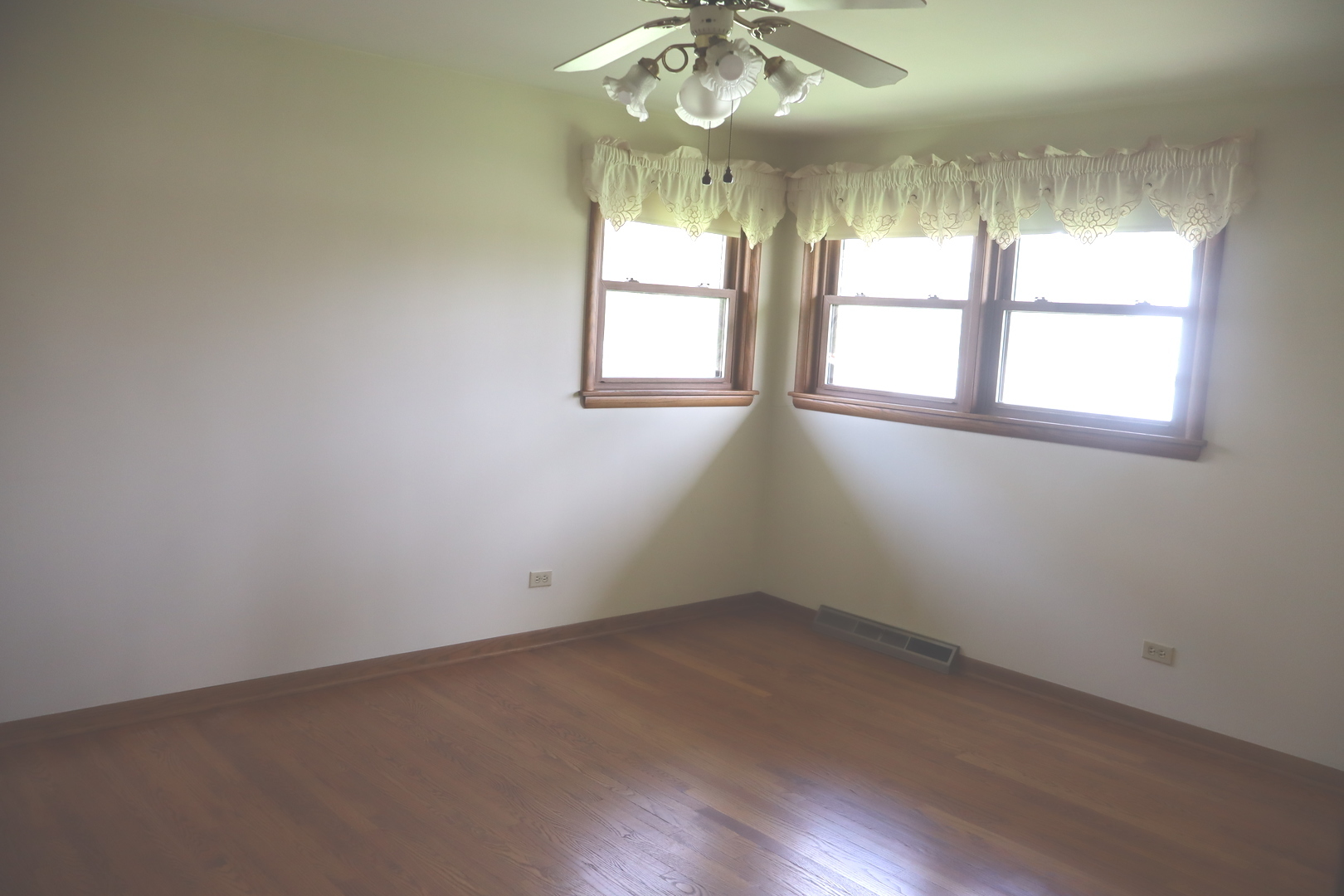 3846 W 157TH Street, Markham, IL 60428