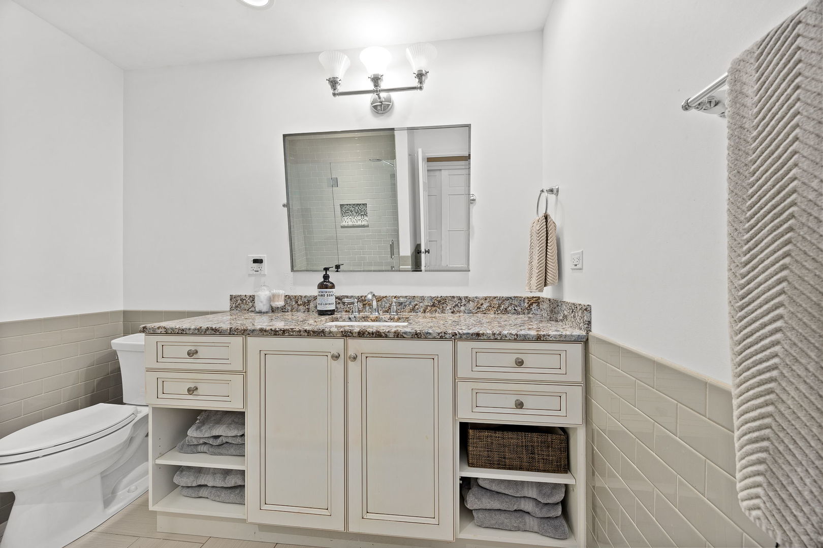 5454 Lee Avenue, Downers Grove, IL 60515