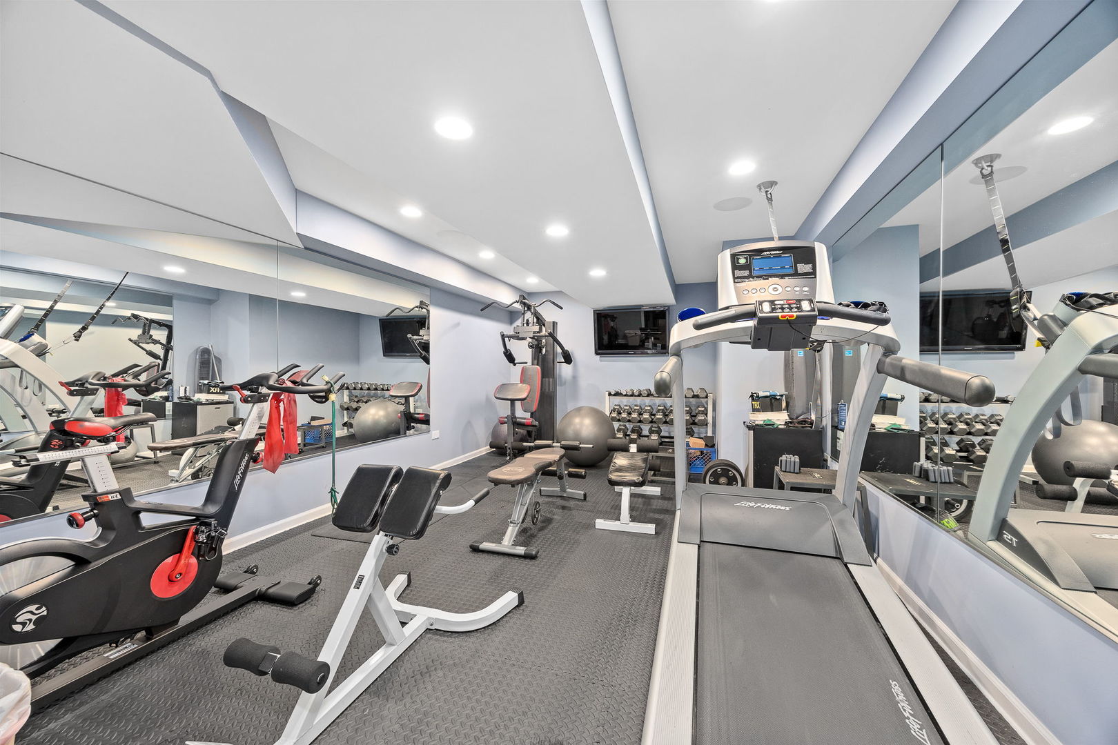 5454 Lee Avenue, Downers Grove, IL 60515