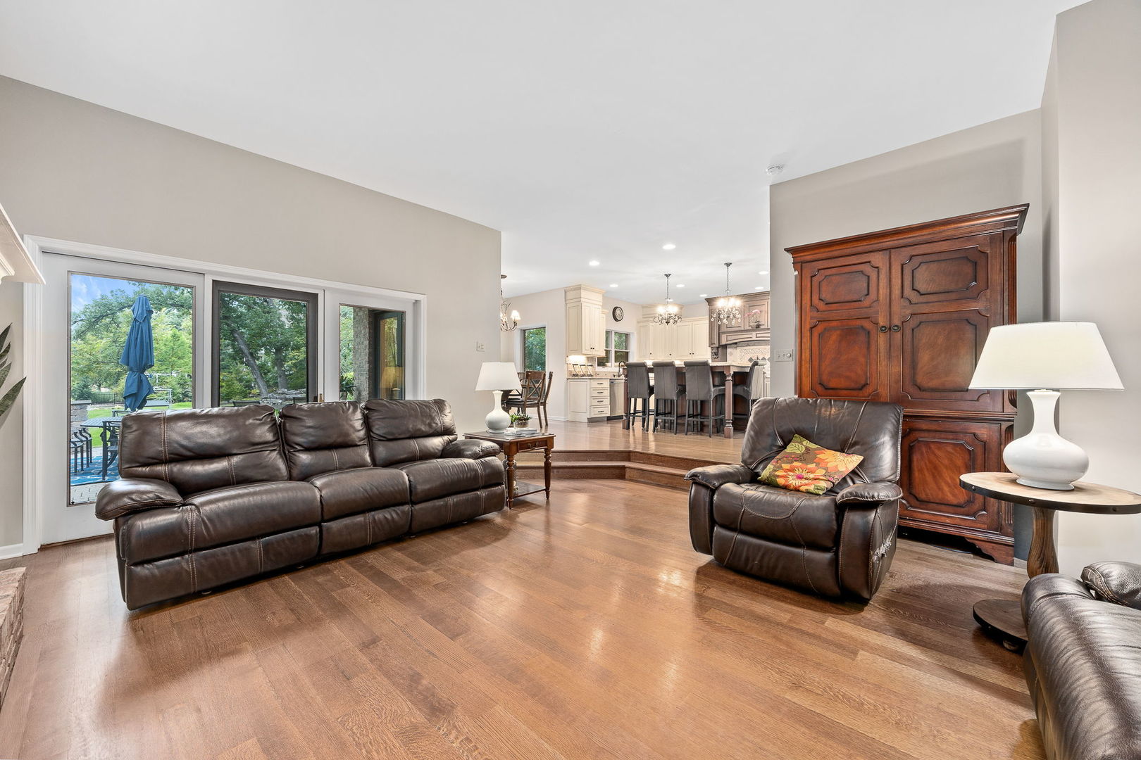 5454 Lee Avenue, Downers Grove, IL 60515