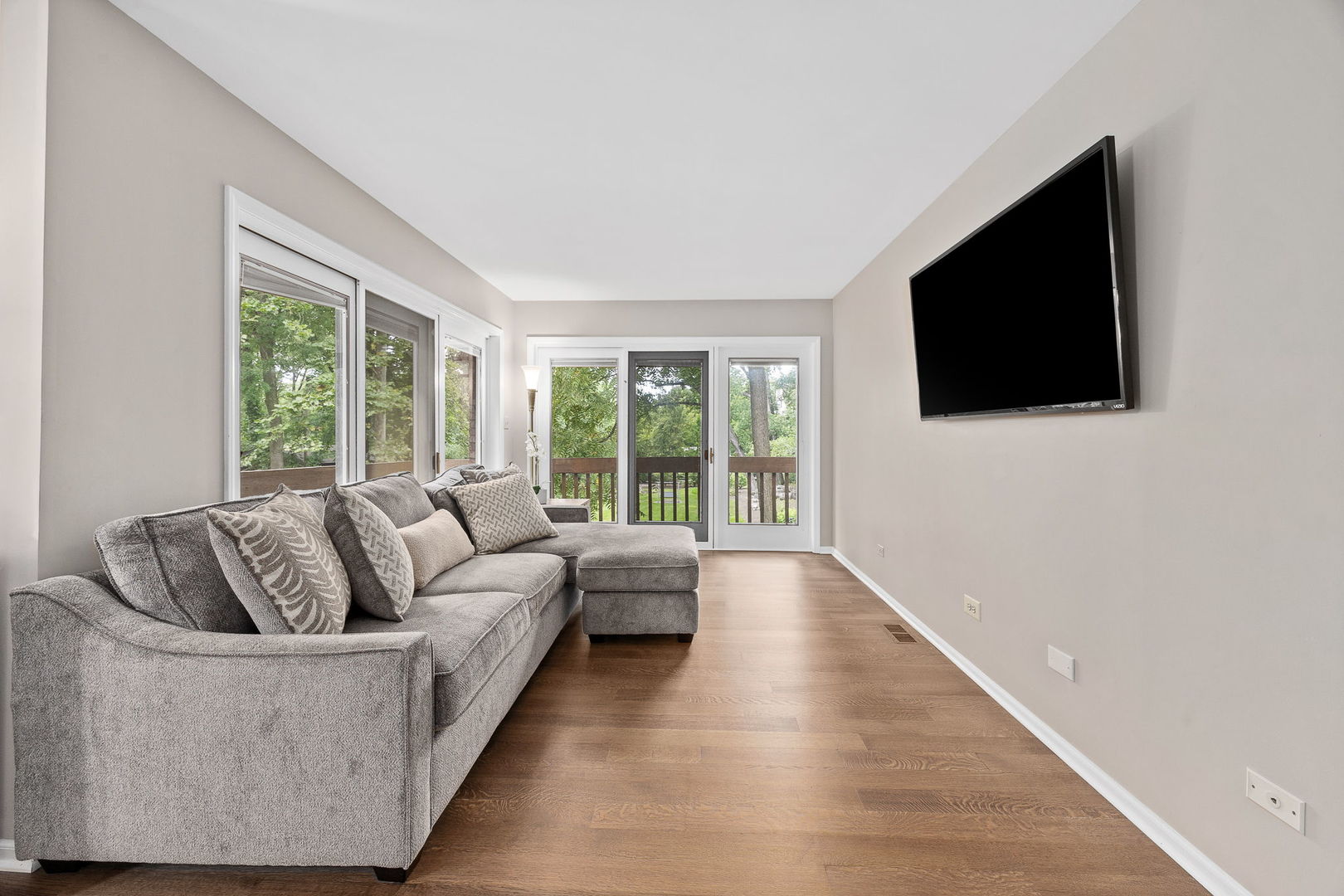 5454 Lee Avenue, Downers Grove, IL 60515