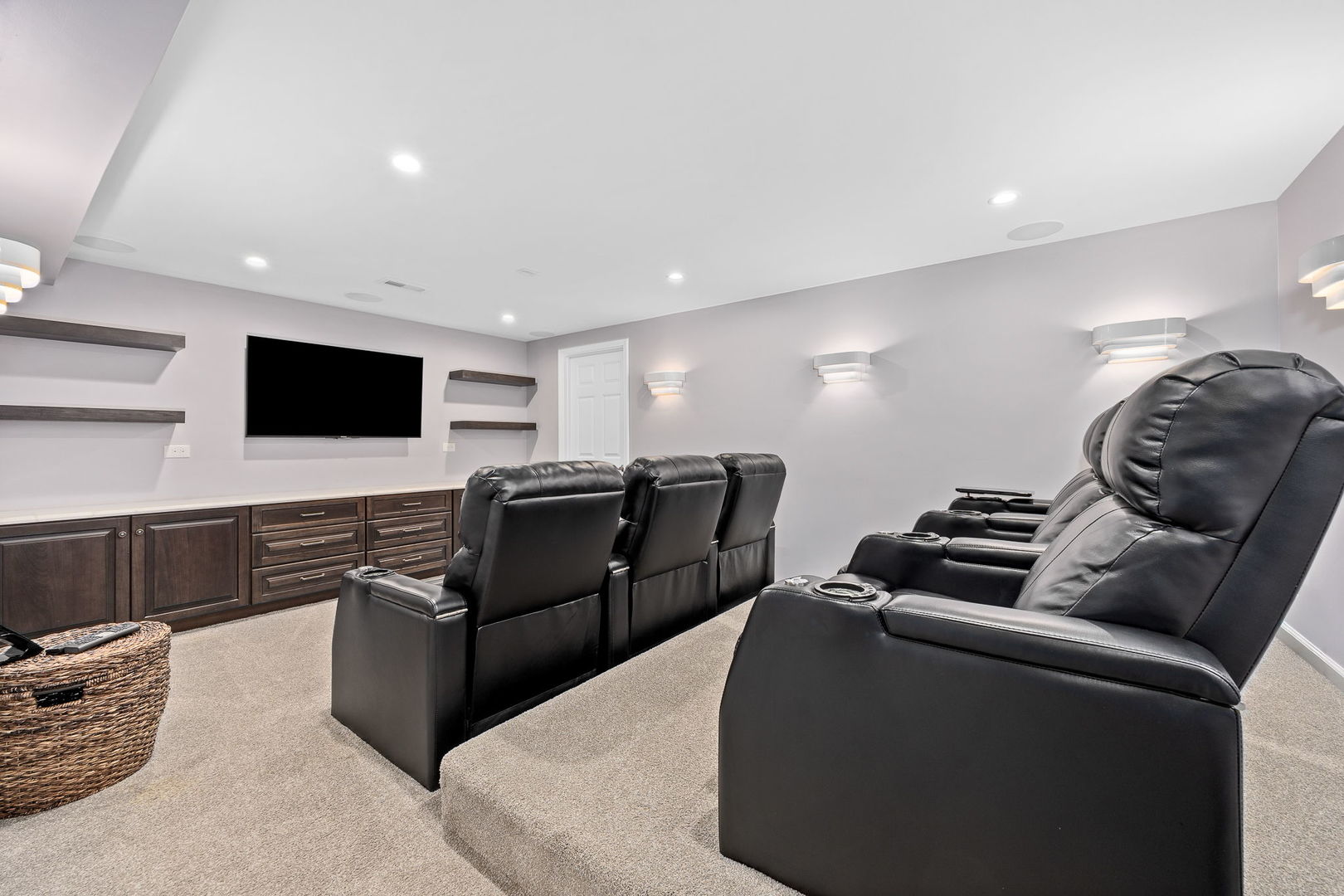 5454 Lee Avenue, Downers Grove, IL 60515