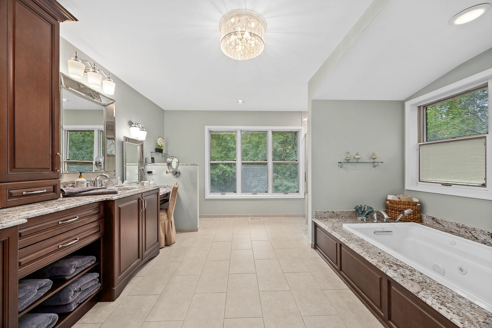 5454 Lee Avenue, Downers Grove, IL 60515