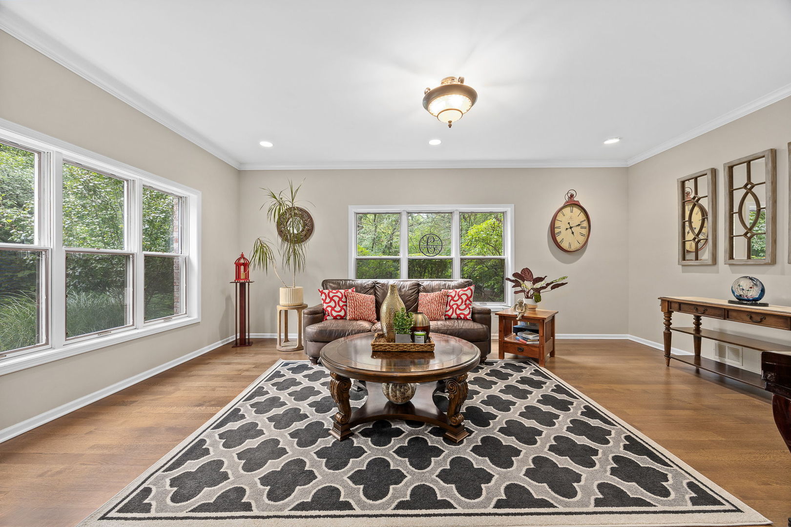 5454 Lee Avenue, Downers Grove, IL 60515