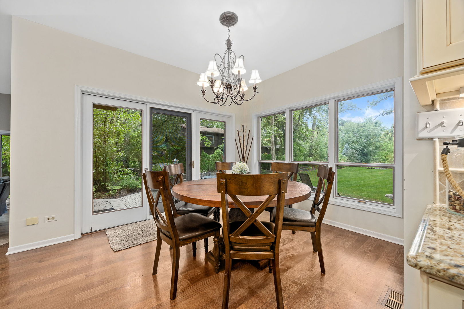 5454 Lee Avenue, Downers Grove, IL 60515