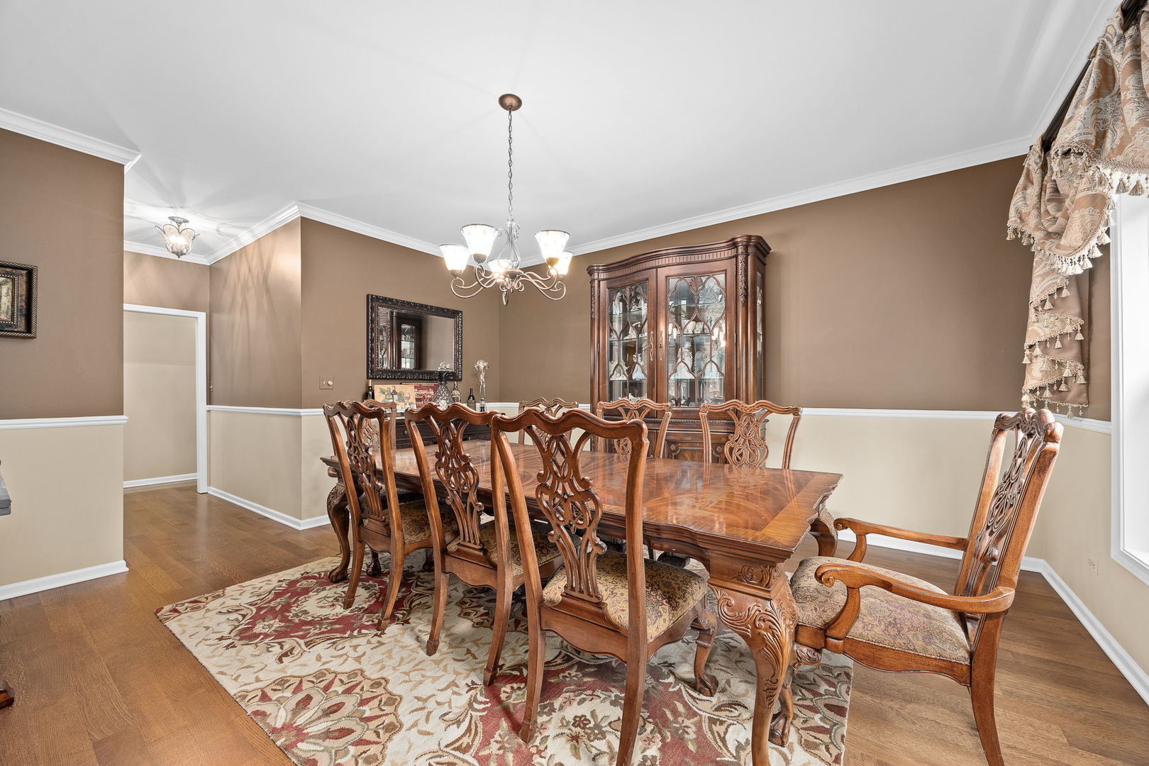 5454 Lee Avenue, Downers Grove, IL 60515