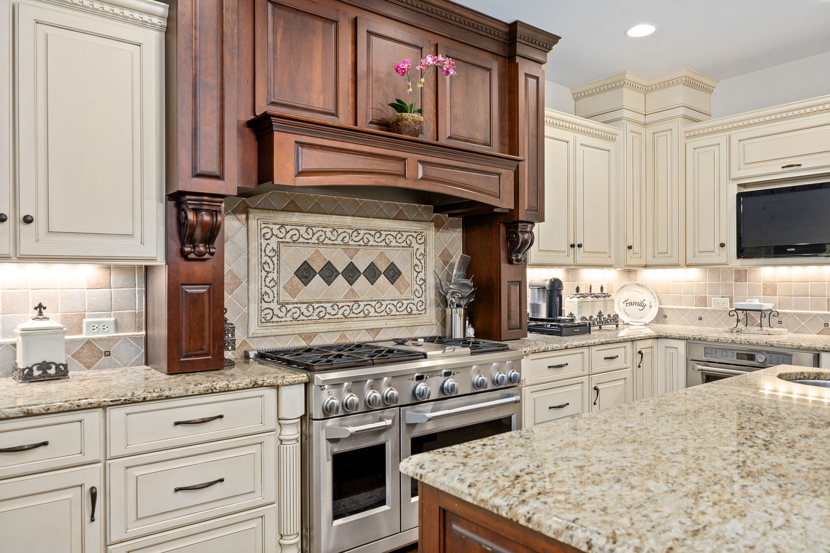 5454 Lee Avenue, Downers Grove, IL 60515