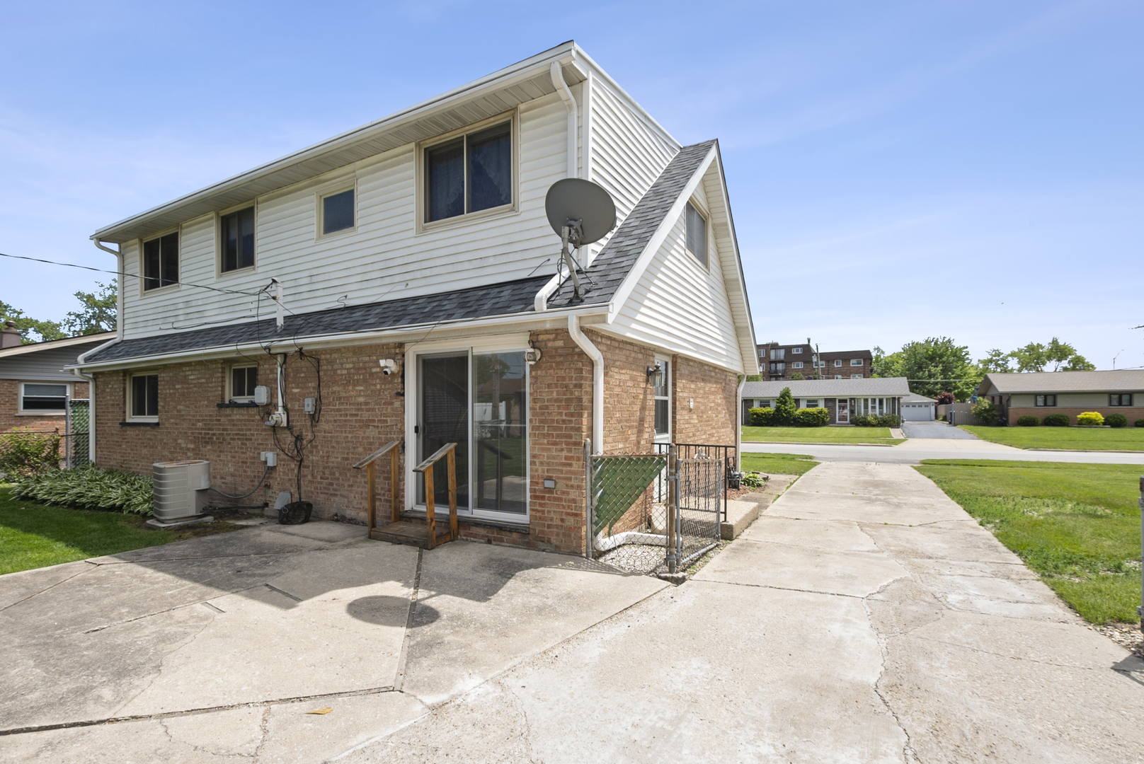 7118 Stanford Drive, Bridgeview, IL 60455