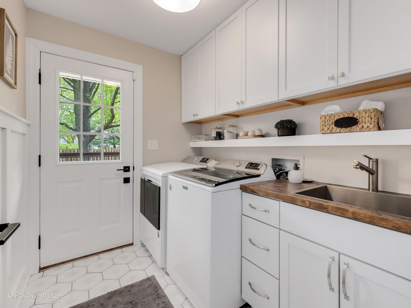 2017 Somerset Lane, Wheaton, IL 60189