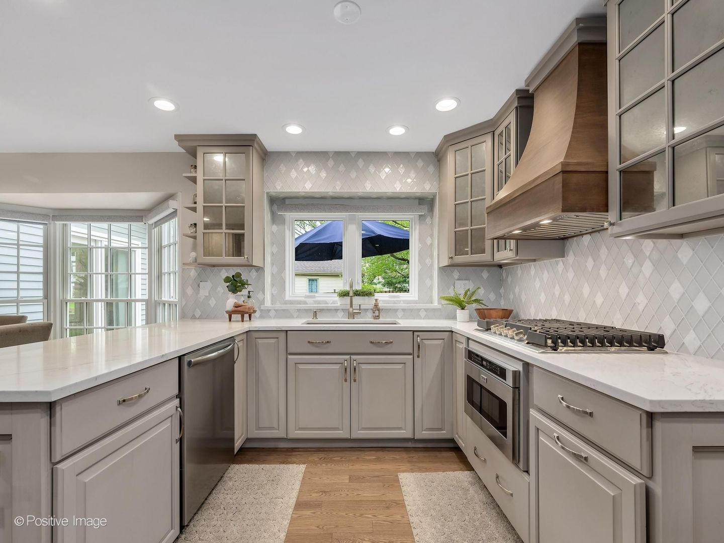 2017 Somerset Lane, Wheaton, IL 60189