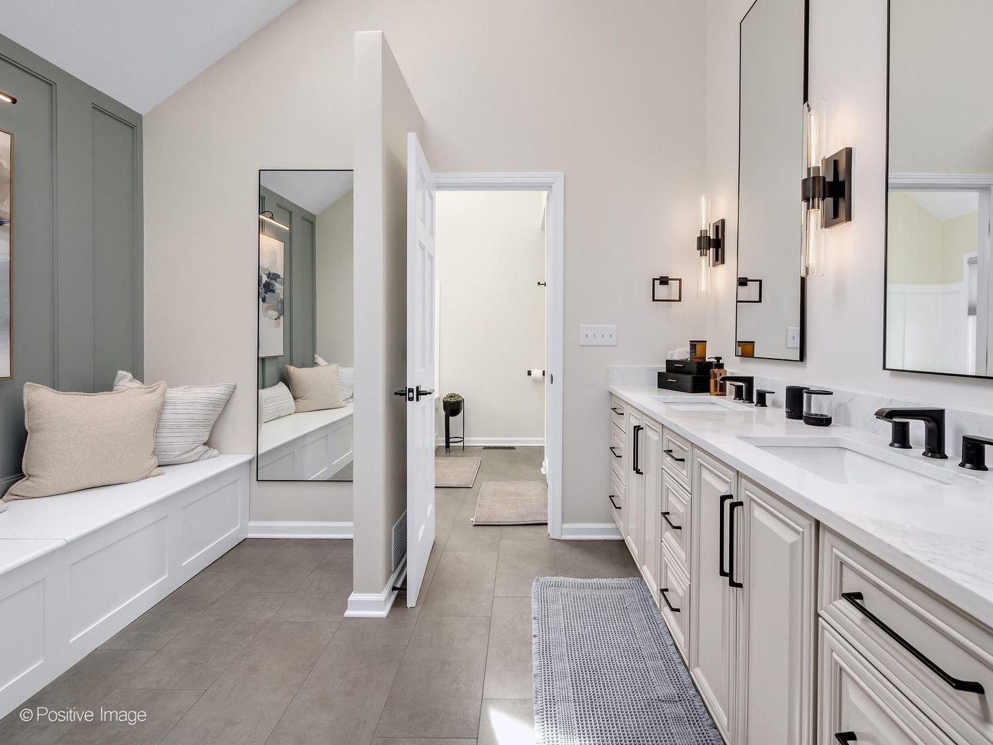 2017 Somerset Lane, Wheaton, IL 60189