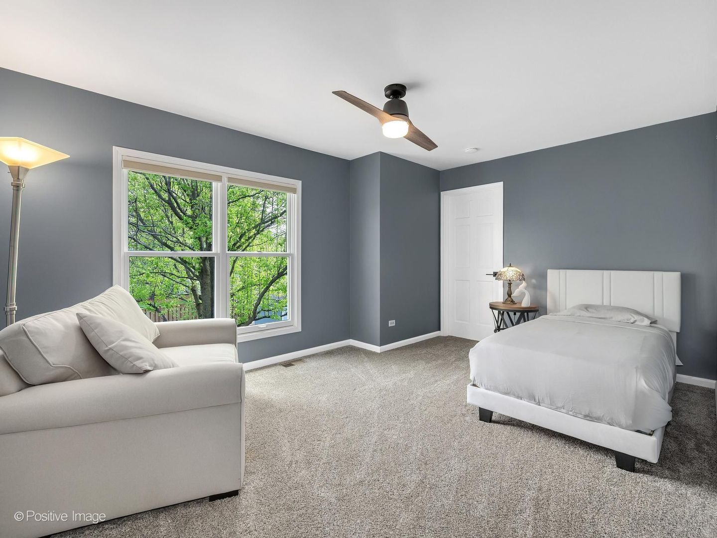 2017 Somerset Lane, Wheaton, IL 60189