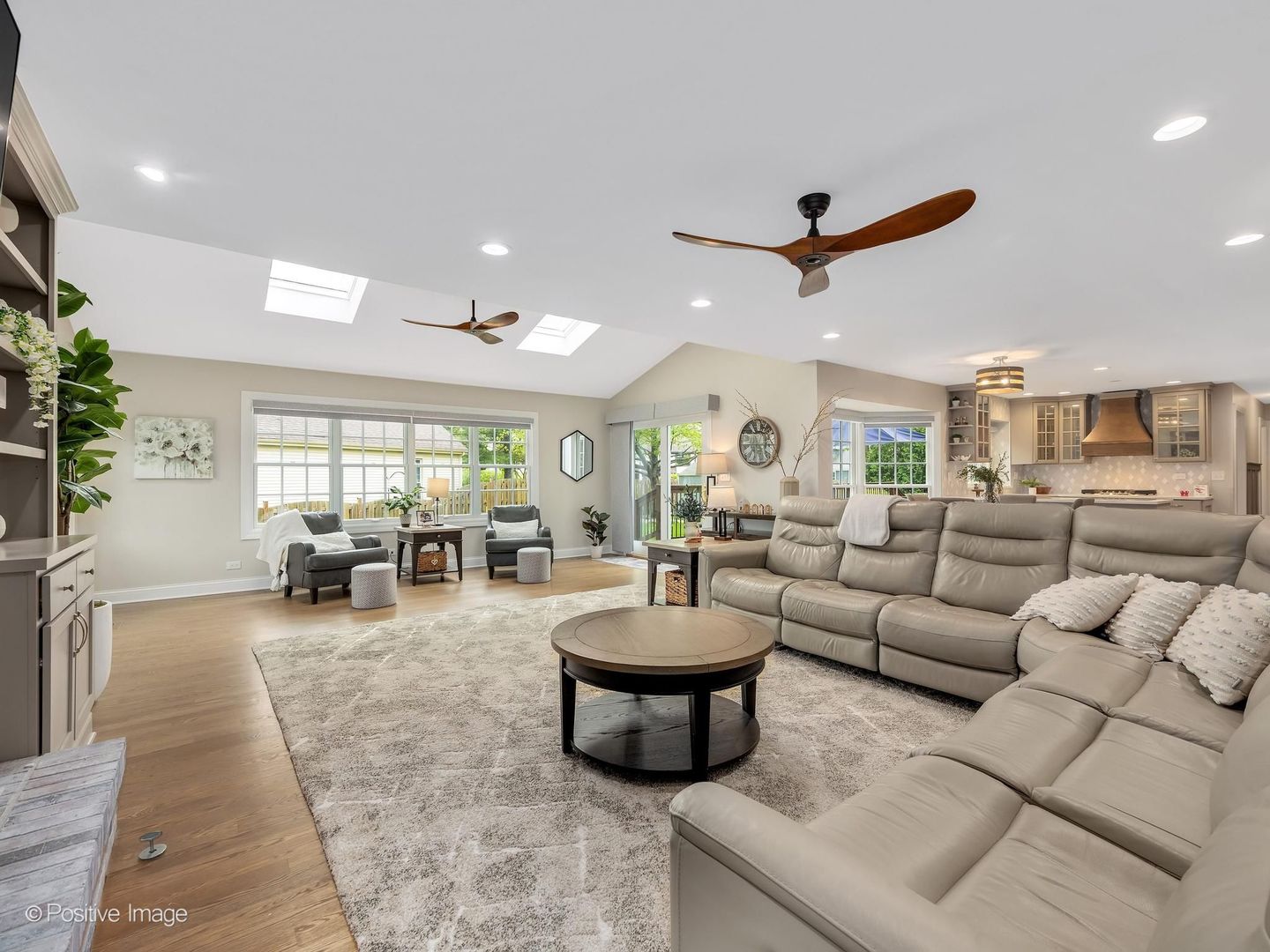 2017 Somerset Lane, Wheaton, IL 60189