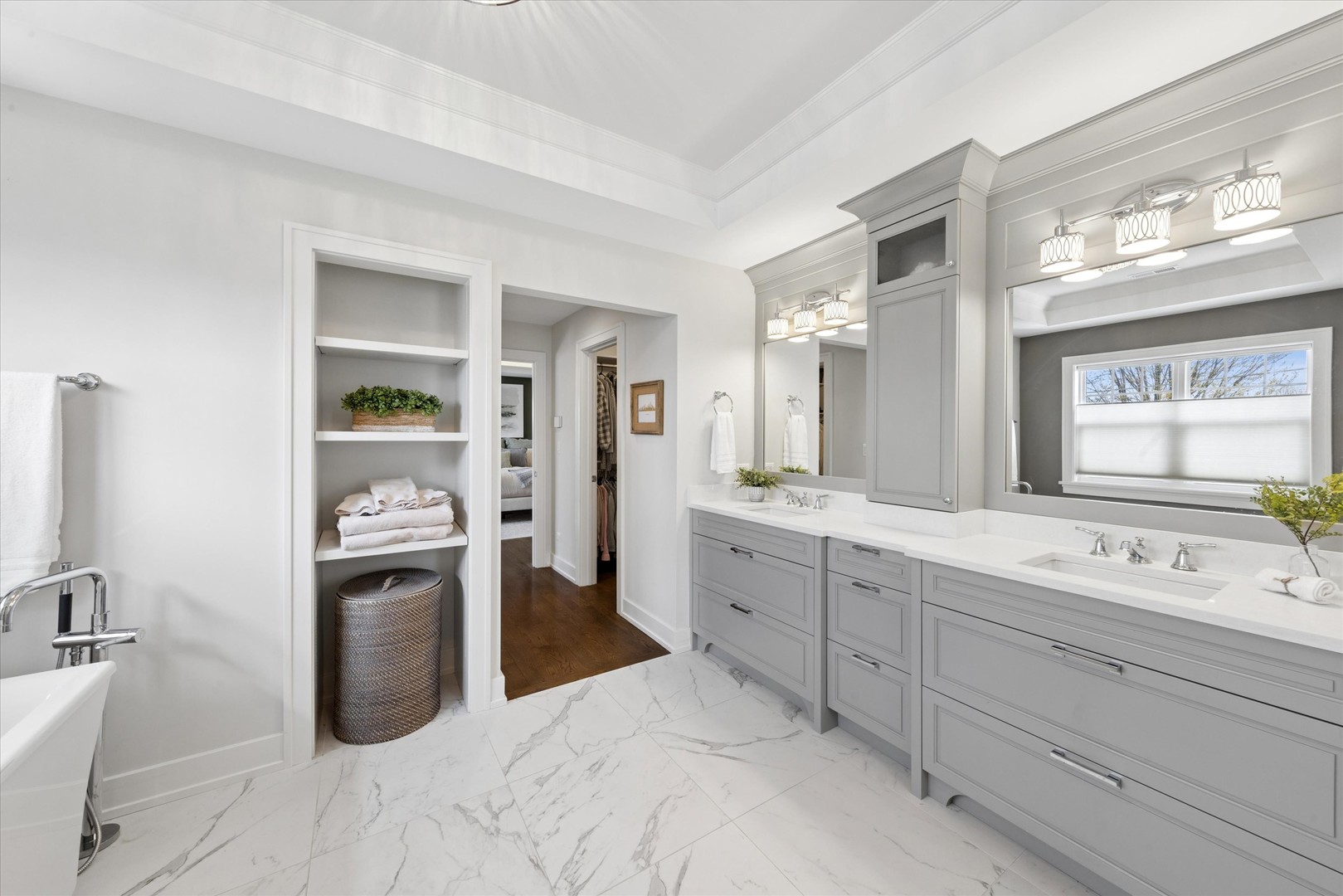 650 N West Avenue, Elmhurst, IL 60126