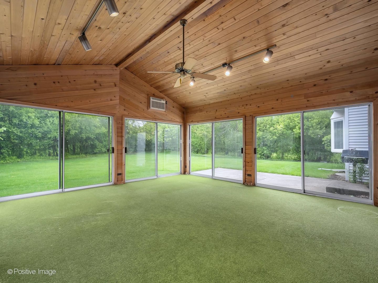 1903 Cheshire Lane, Wheaton, IL 60189