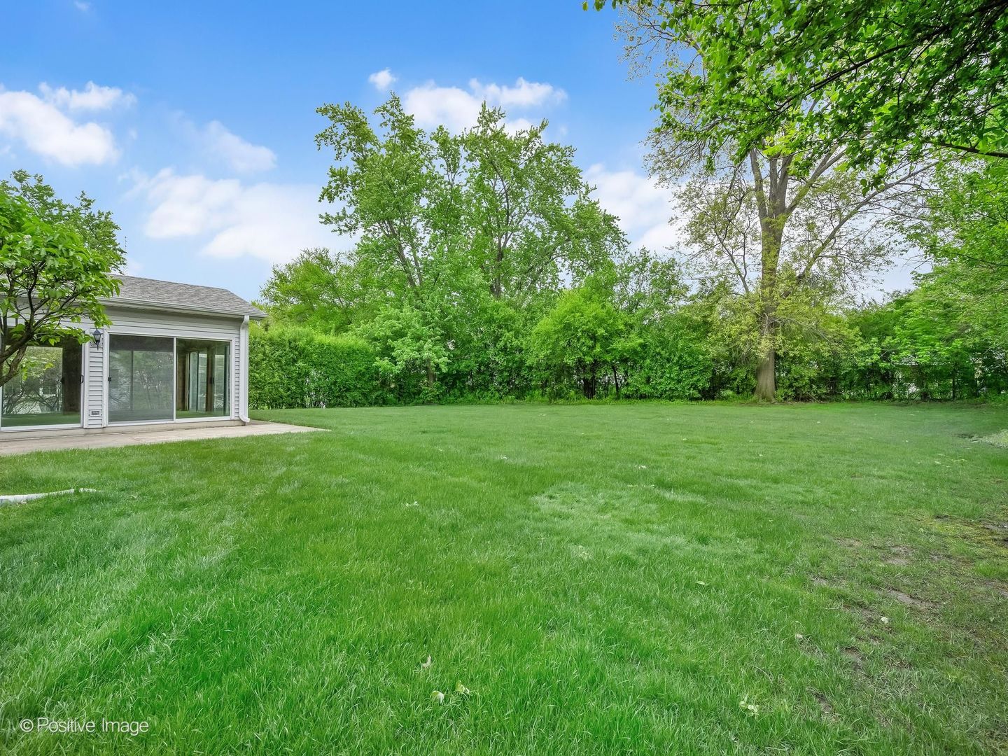 1903 Cheshire Lane, Wheaton, IL 60189