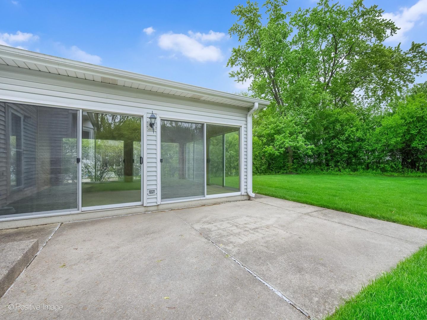 1903 Cheshire Lane, Wheaton, IL 60189