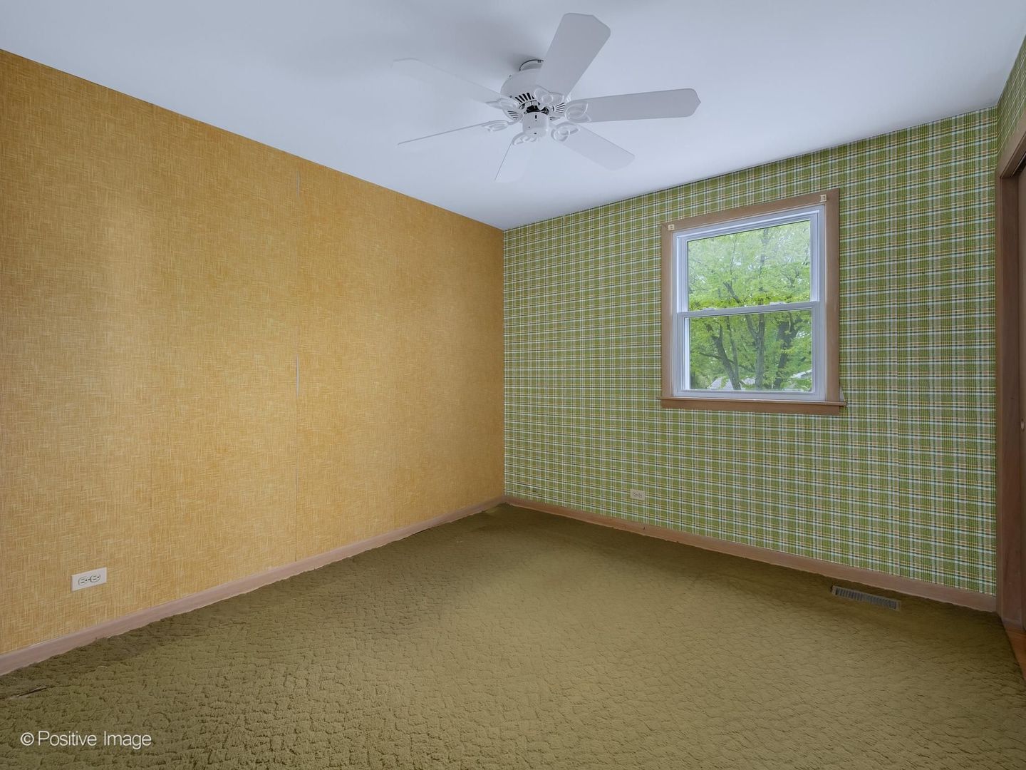 1903 Cheshire Lane, Wheaton, IL 60189