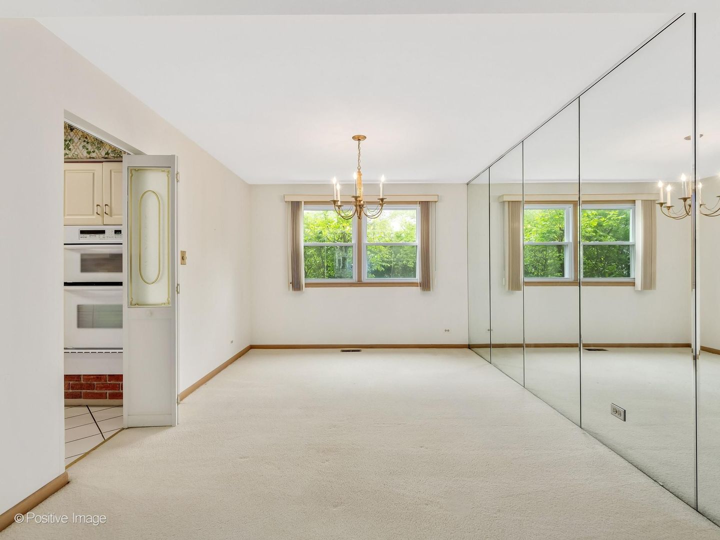 1903 Cheshire Lane, Wheaton, IL 60189