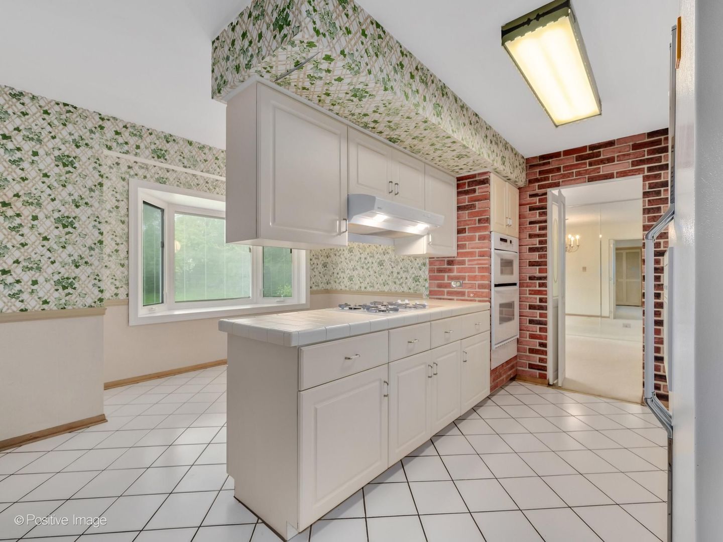 1903 Cheshire Lane, Wheaton, IL 60189