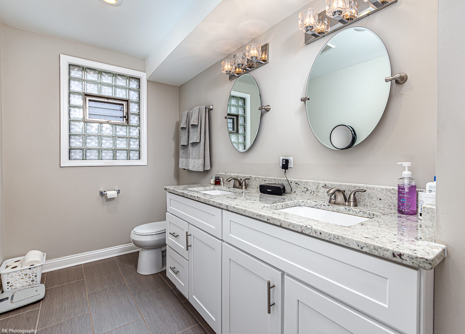 9255 Melvina Avenue, Oak Lawn, IL 60453