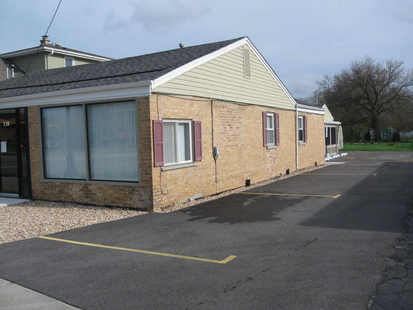 138 W Irving Park Road, Wood Dale, IL 60191