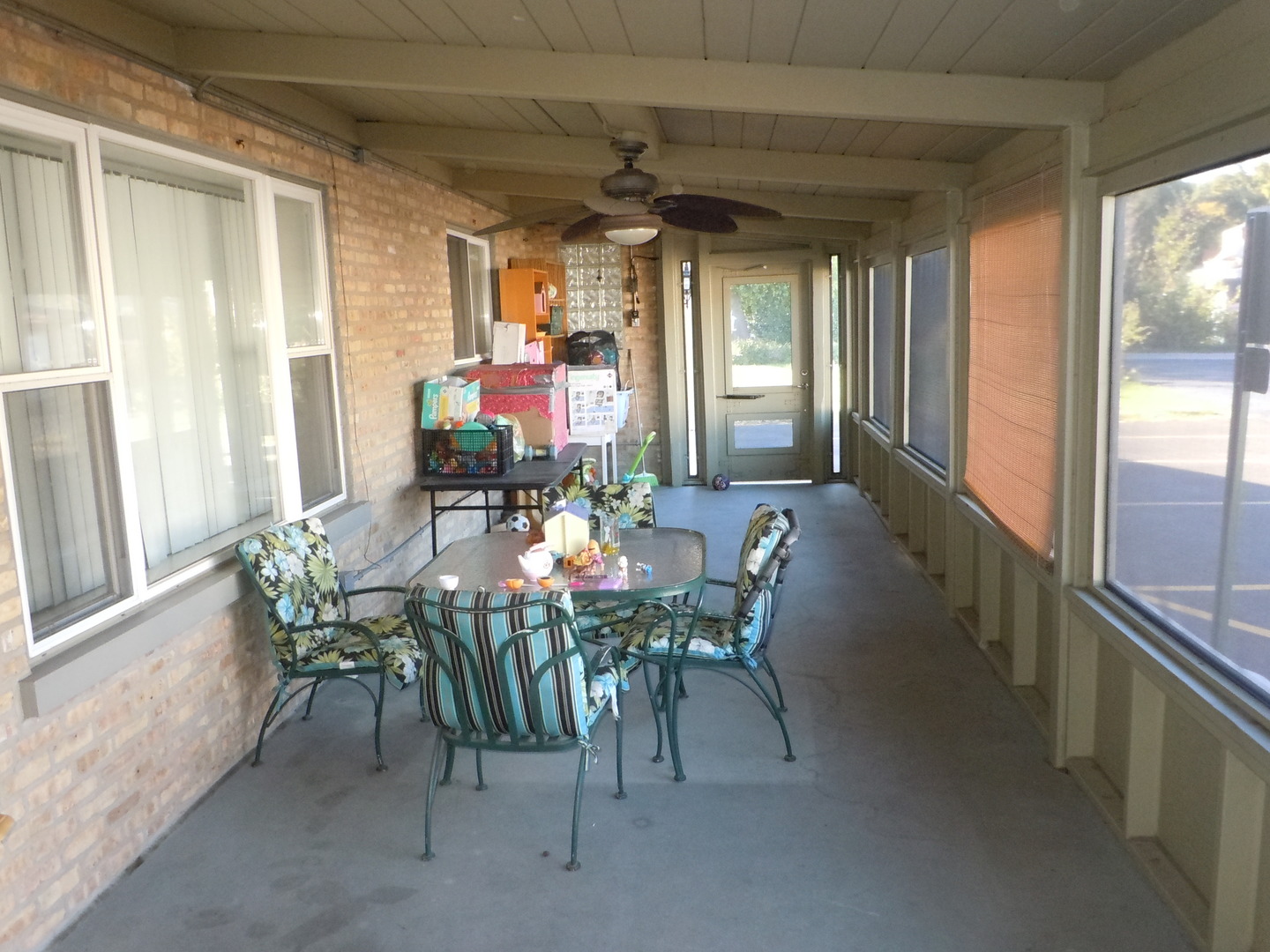 138 W Irving Park Road, Wood Dale, IL 60191