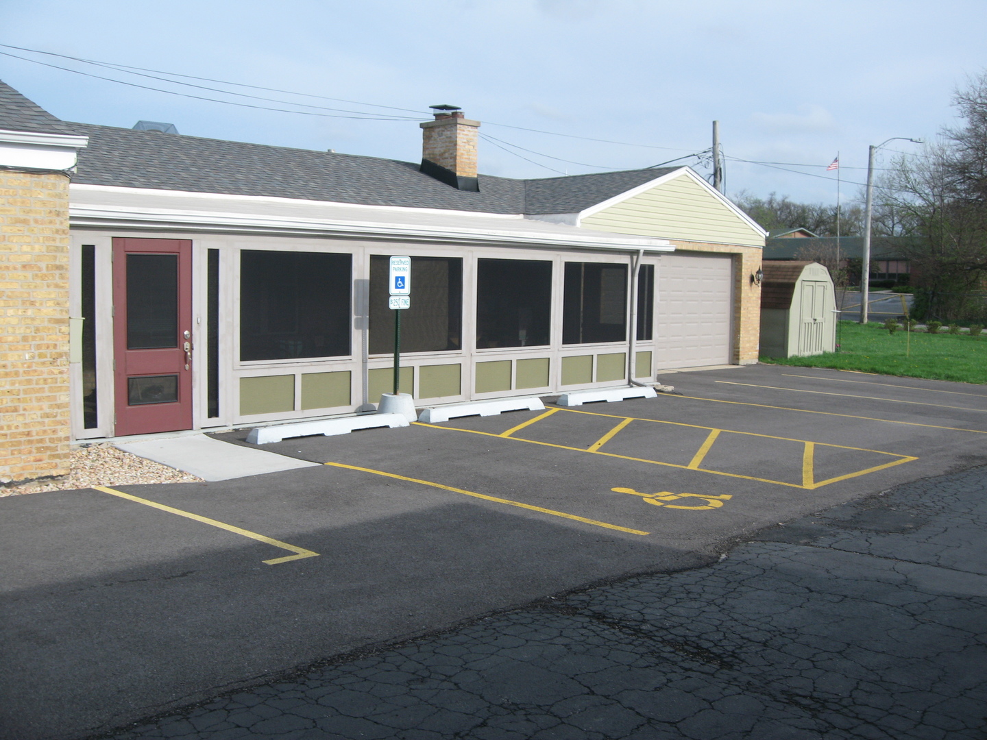 138 W Irving Park Road, Wood Dale, IL 60191